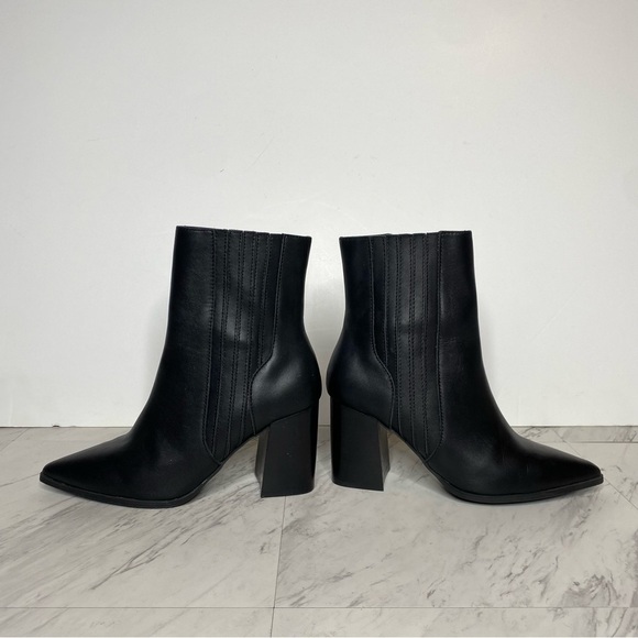 Blondo Indi Black Leather Pointy Toe Heeled Bootie 7 1/2 M - Picture 7 of 14